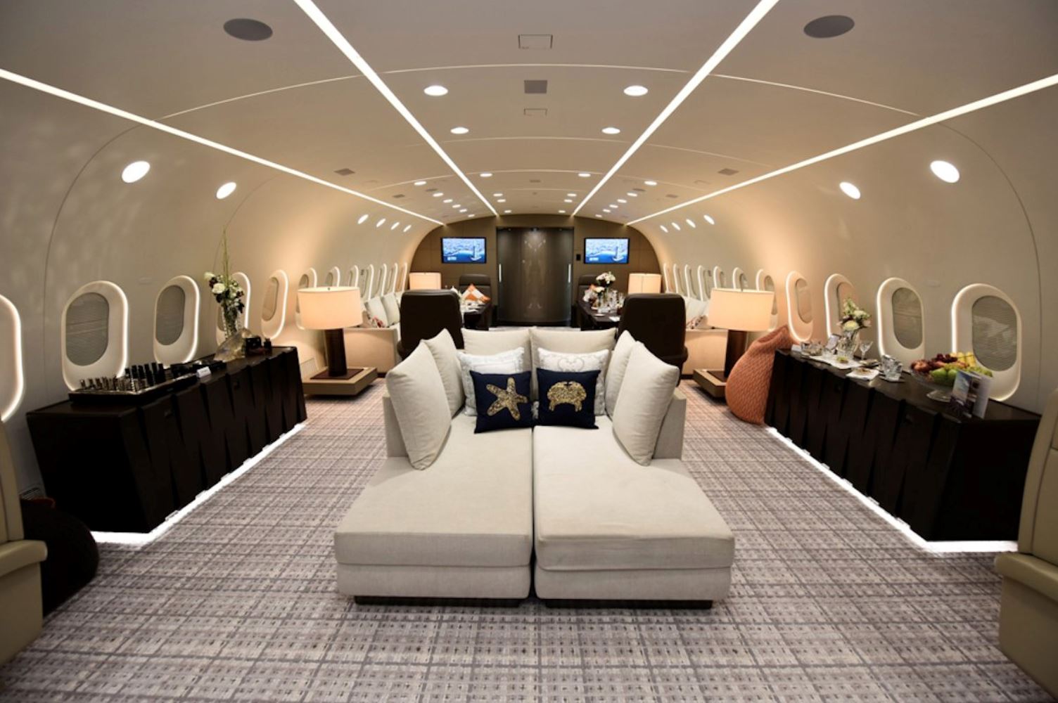 bawa penthouse terbang di udara dalam kapal boeing 787 